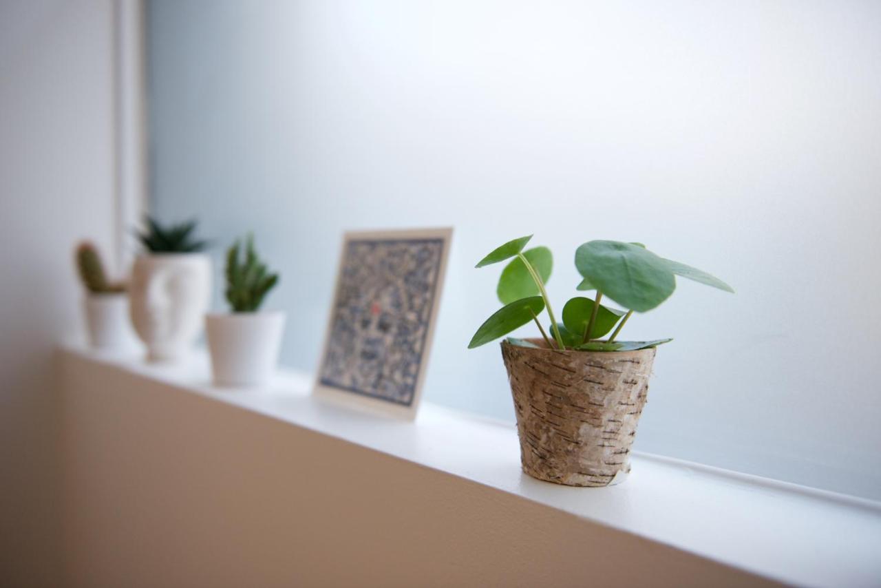 Charming Parisian Apartment With Air Conditioning - Climatisation & 2 Bedrooms - Batignolles Parigi Esterno foto