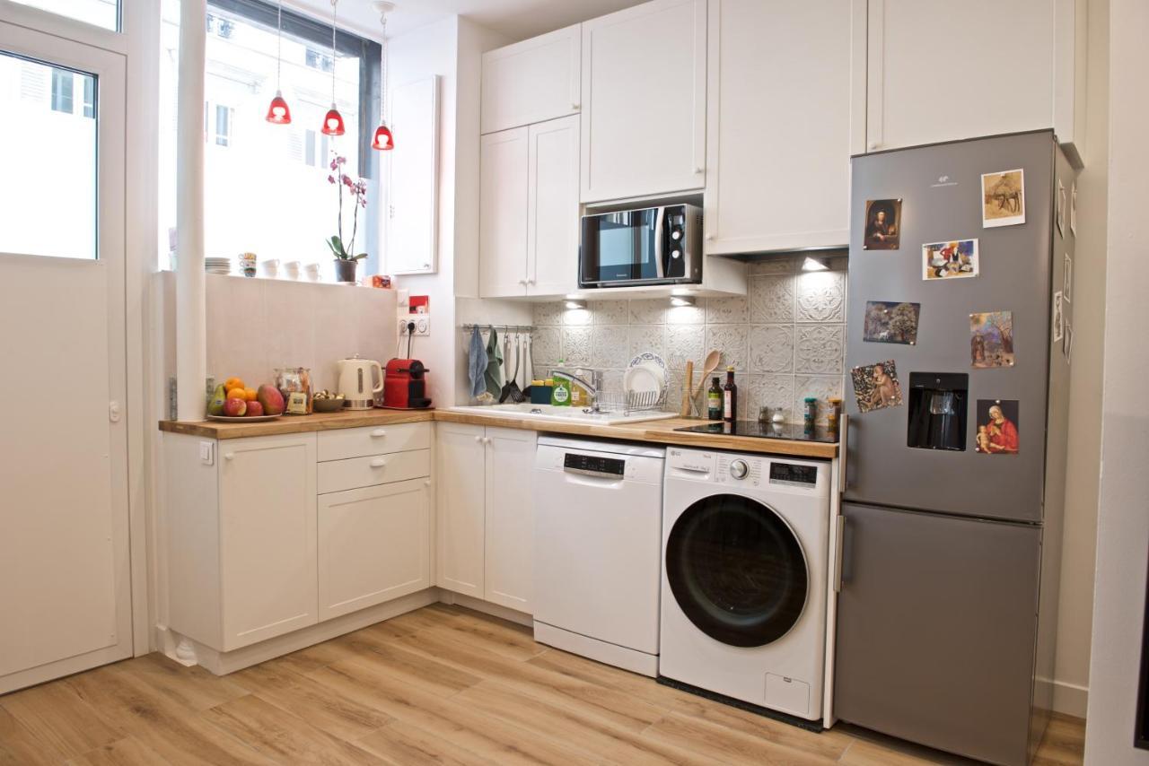 Charming Parisian Apartment With Air Conditioning - Climatisation & 2 Bedrooms - Batignolles Parigi Esterno foto